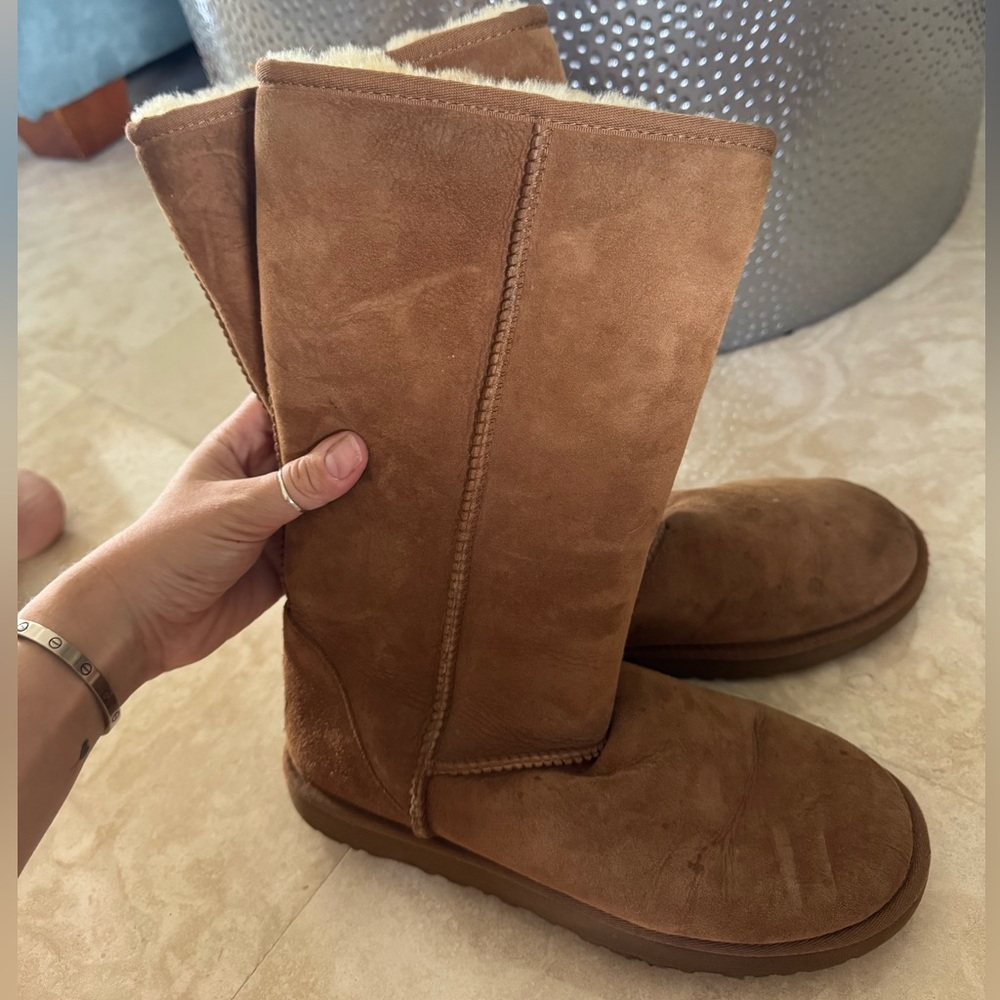 UGG classic tall chestnut boots 👢